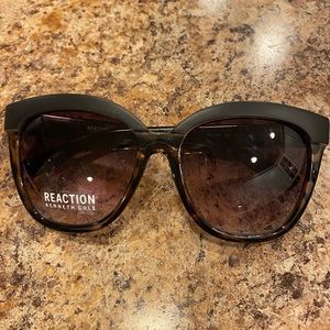 Kennneth Cole women’s sunglasses